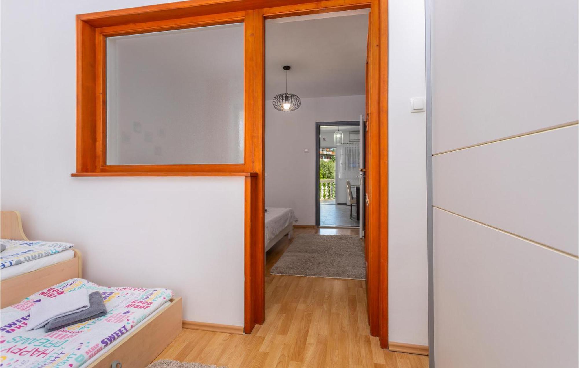 Beautiful Apartment In Malinska With Kitchen Eksteriør billede